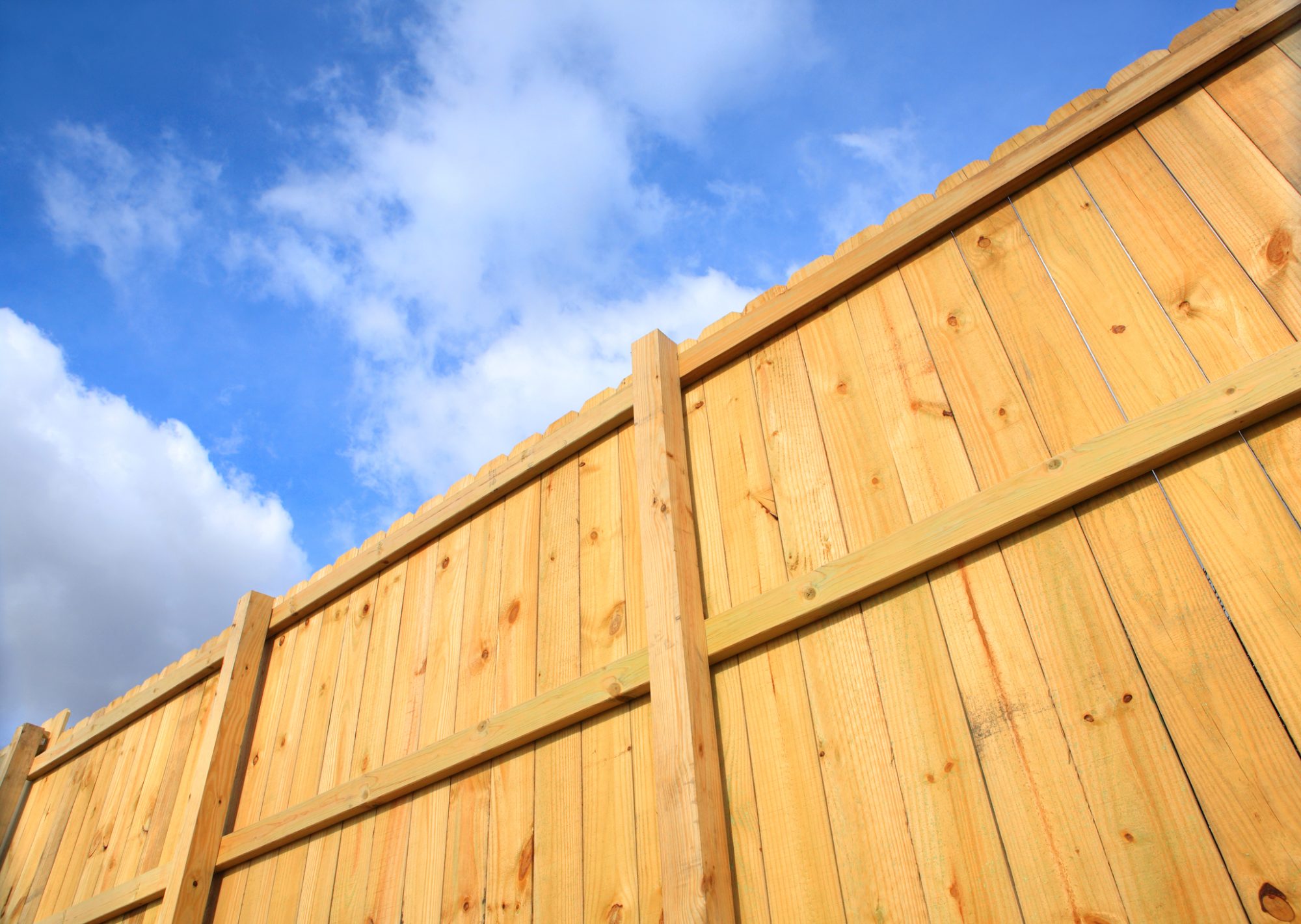 fencing-contractors-in-glasgow-hs-fencing-decking